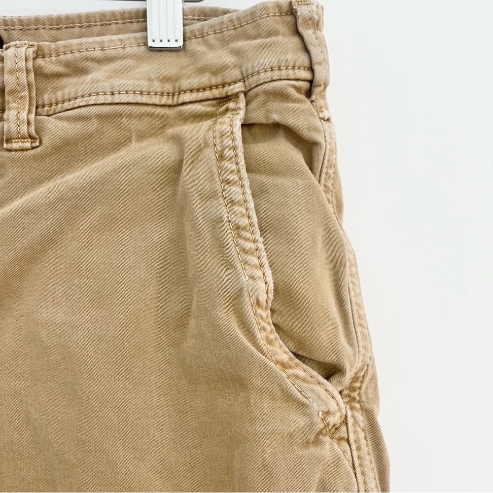 American Eagle Outfitters Men's Khaki Shorts Cargo Style Sz 32 Extreme Flex - Picture 6 of 9